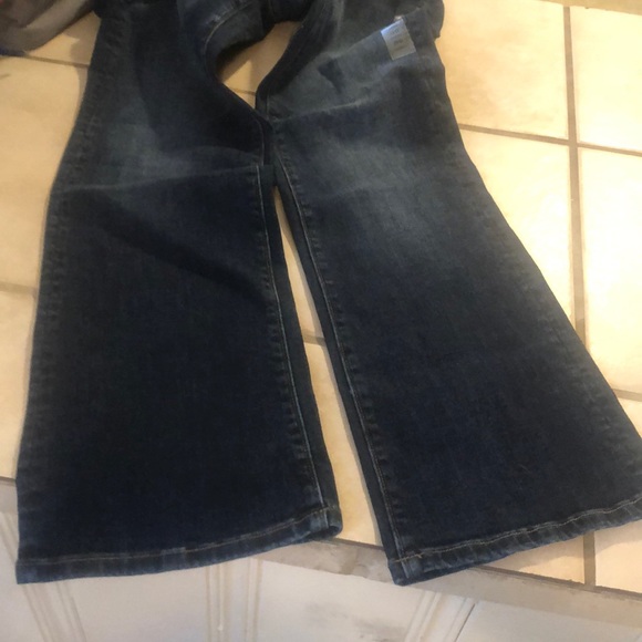 Jeans - Picture 3 of 4